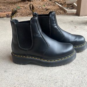DR MARTENS 2976 Bex Smooth Leather Chelsea Boots